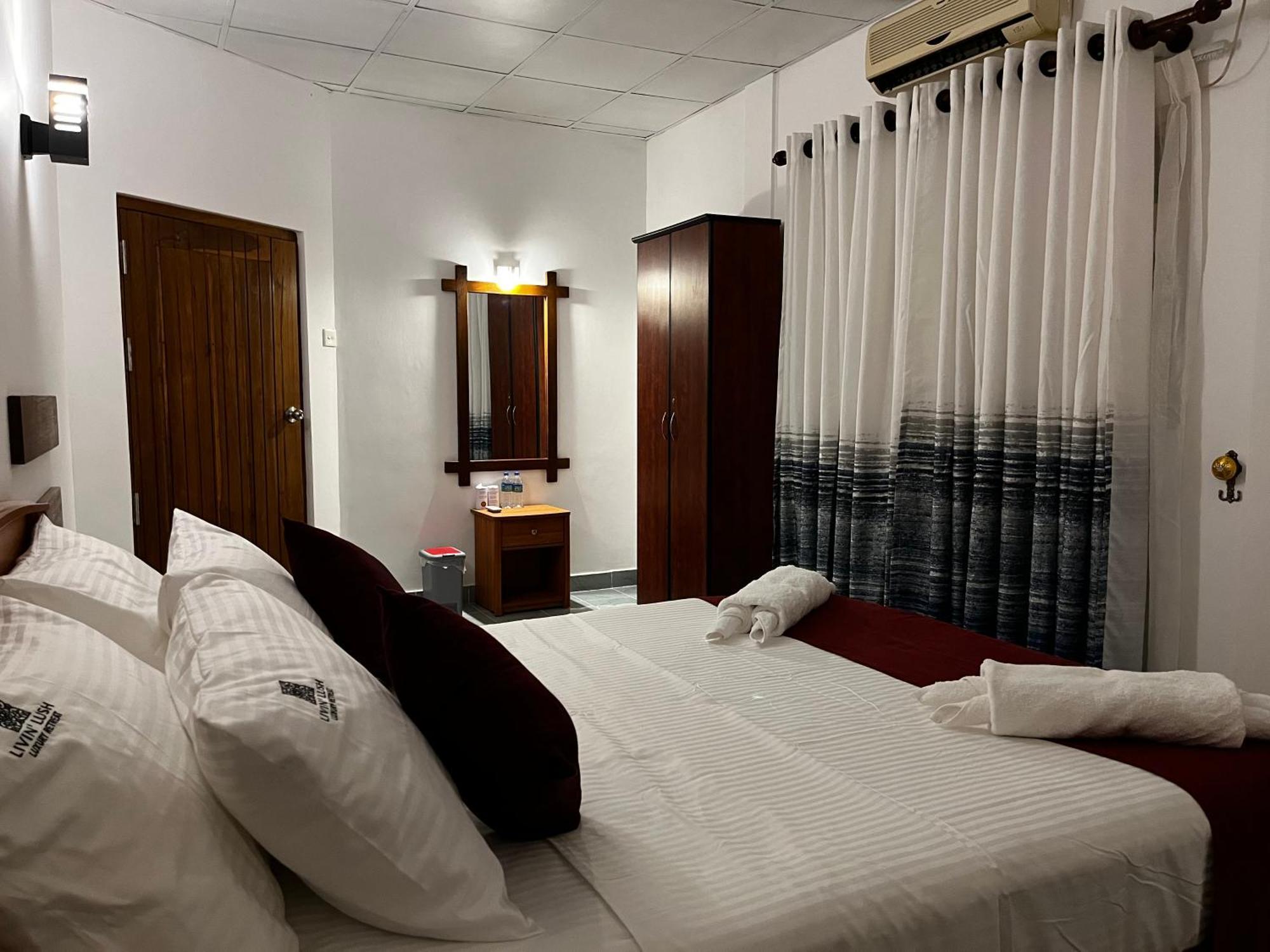 Livin Lush Luxury Retreat Hotell Anuradhapura Exteriör bild