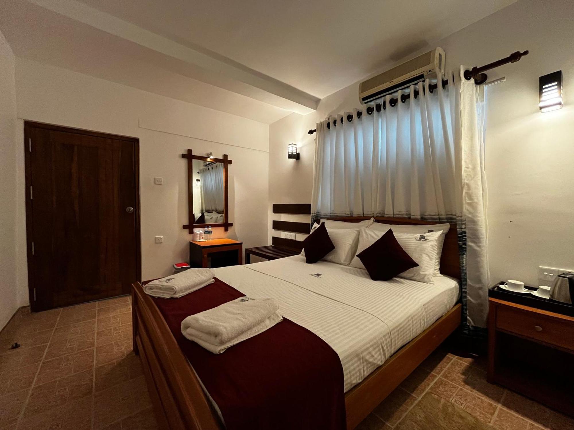 Livin Lush Luxury Retreat Hotell Anuradhapura Exteriör bild
